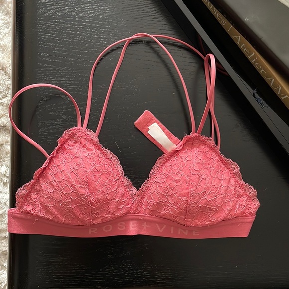 Pink lace bralette - Picture 1 of 3
